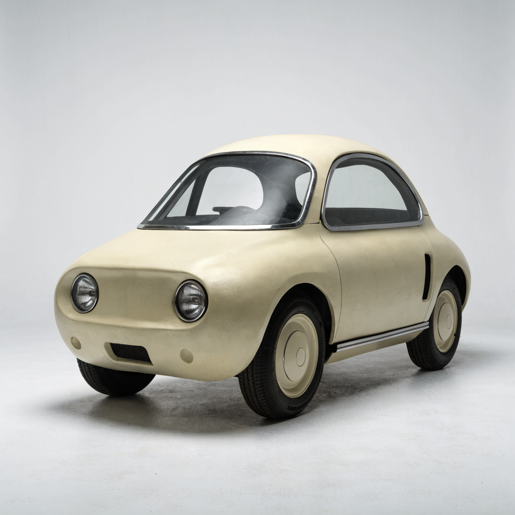 Compact Retro-Futuristic Vehicle example preview