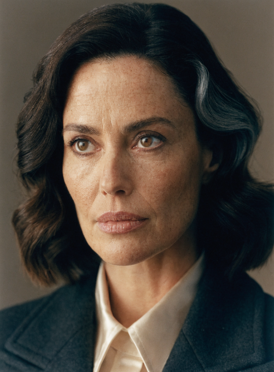 Screen Lead Portrait, Mediterranean Woman example preview